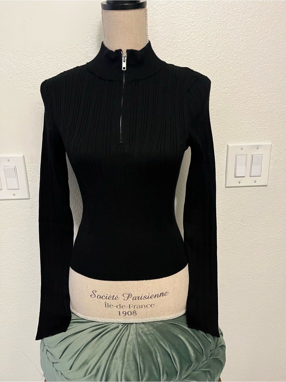 Hooked Up by IOT Black Ribbed Mock Neck Zip Pullover